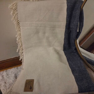 Lands Downunder Juno lambswool and cashmere blend throw blanket blue/cream